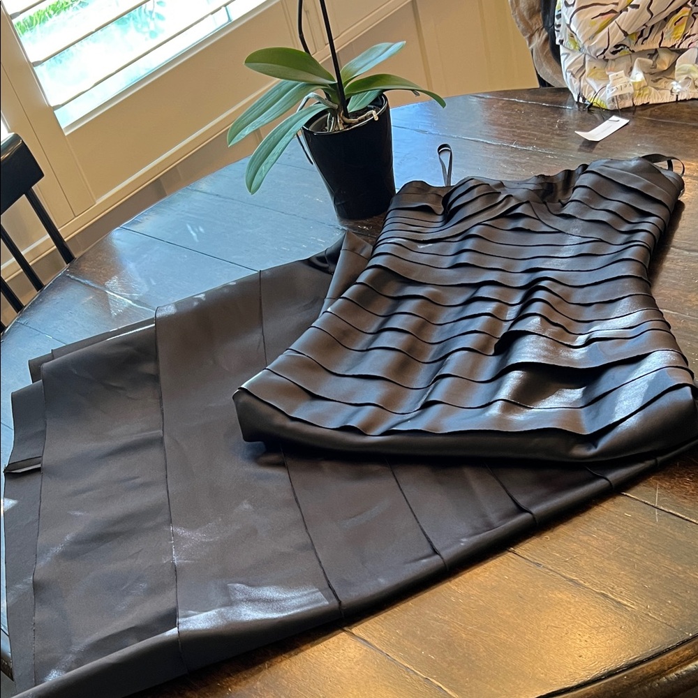 BCBG NWT Elegant Black Strapless Gown